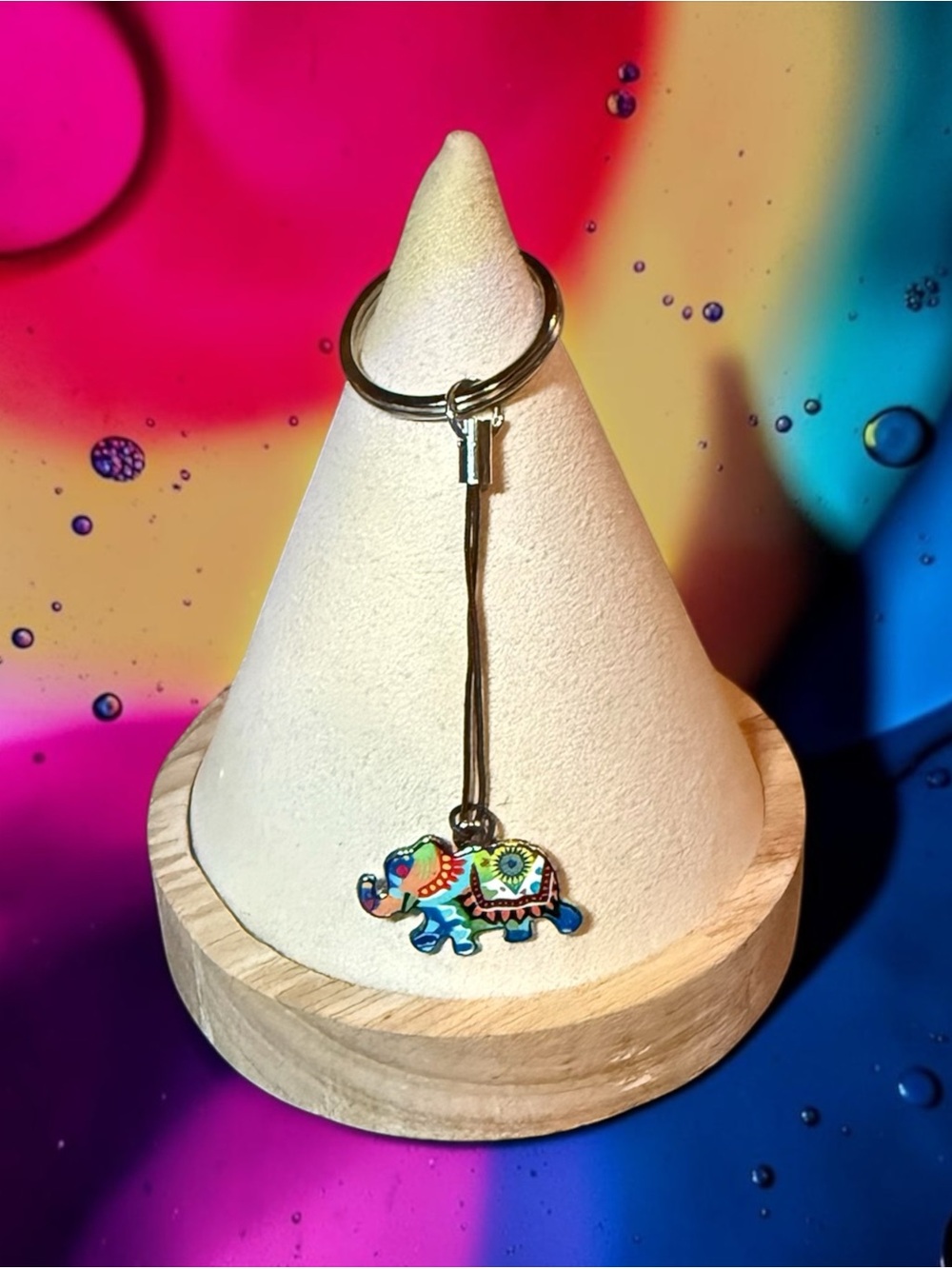 💙♥️💛Colorful Elephant Enamel Keychain/NWOT💙♥️💛